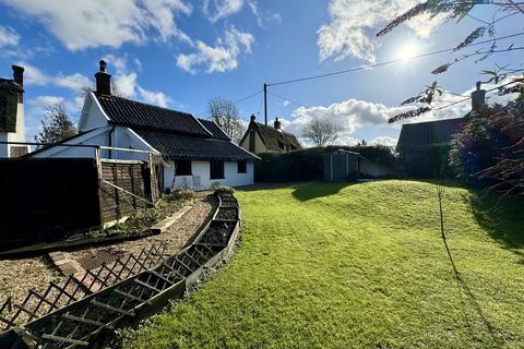 2 bedroom cottage for sale, Bentley Road, Norwich NR16