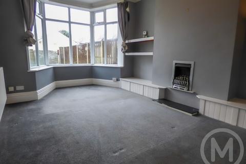 3 bedroom end of terrace house for sale - Warbreck Drive, Blackpool