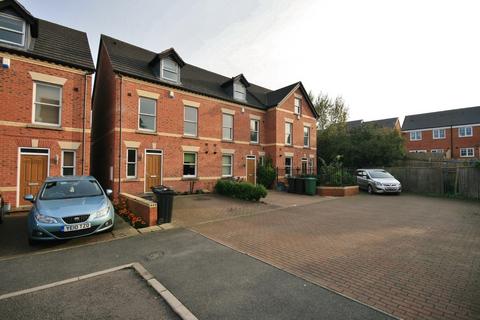 3 bedroom townhouse to rent, Weaver Grove, Winsford