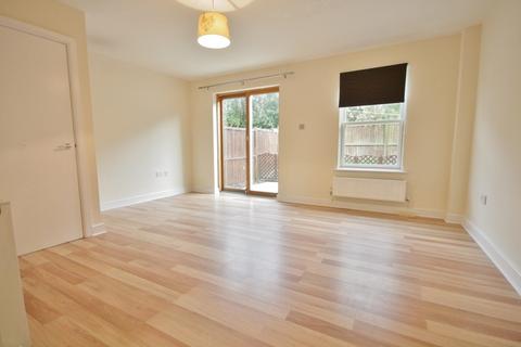 3 bedroom townhouse to rent, Weaver Grove, Winsford