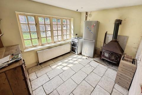 6 bedroom detached house for sale, Lower Road, Bratton