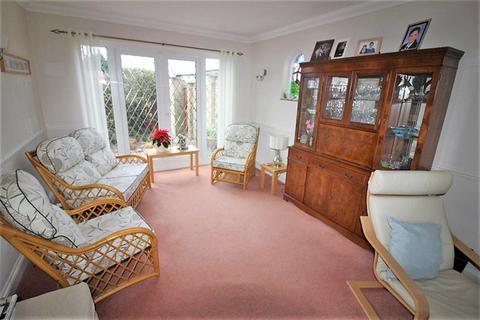 3 bedroom detached house for sale, St Johns Road, Clacton on Sea