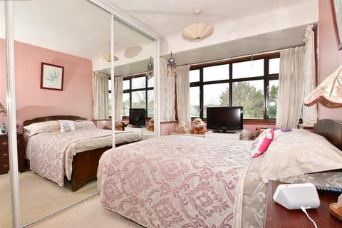 28 Highmead, London, SE18 2DJ