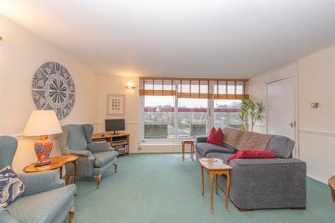 8s Fair A Far, Edinburgh, EH4 6QE