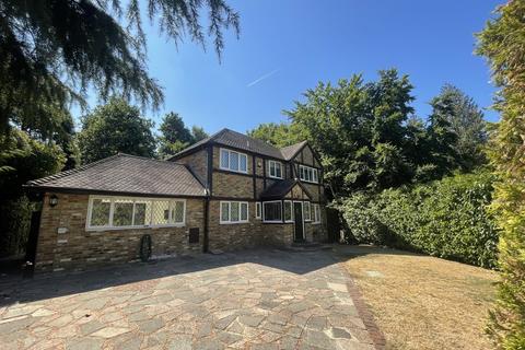 4 bedroom detached house to rent - Chatsworth Heights, Camberley GU15