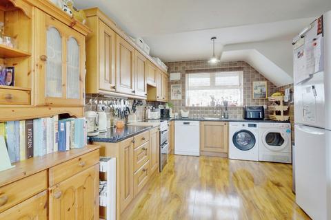 3 bedroom semi-detached house for sale, Harridge Road, Leigh-on-sea, SS9