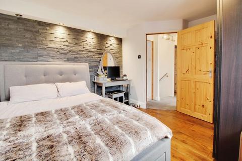 3 bedroom terraced house for sale - Thornbridge Avenue, Swindon SN3