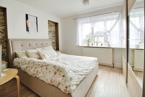 3 bedroom terraced house for sale - Thornbridge Avenue, Swindon SN3