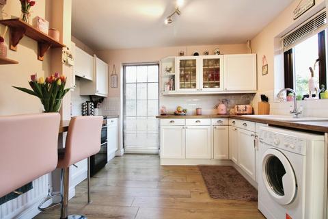 2 bedroom end of terrace house for sale, Bath Road, Cricklade