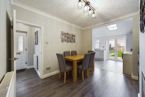 16 Beech Avenue, Stretton, Burton-on-trent, DE13 0DT