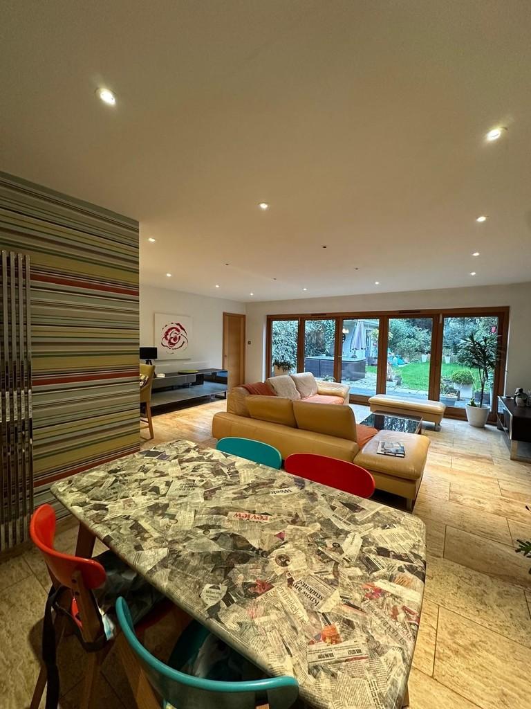 Lounge 4