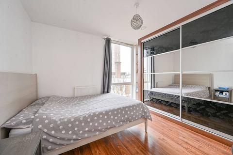 1 bedroom flat for sale, PYRENE HOUSE, Brentford, TW8