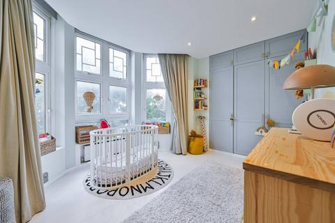 2 bedroom flat for sale, Bickenhall Mansions, Marylebone, London, W1U