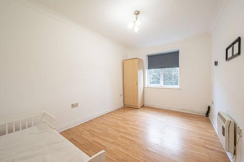 2 bedroom flat to rent, Connections House, Glebe Road, Finchley, London, N3