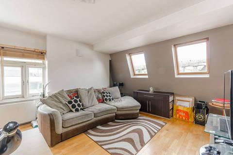 2 bedroom flat to rent, Merton Road, Wandsworth, London, SW18