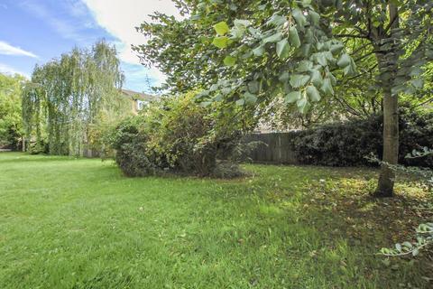 104 Ryeland Close, Yiewsley, West Drayton, UB7 8AX