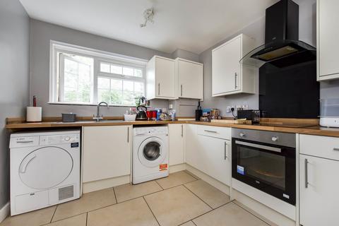 4 bedroom townhouse to rent, Aspen Lane, Northolt UB5