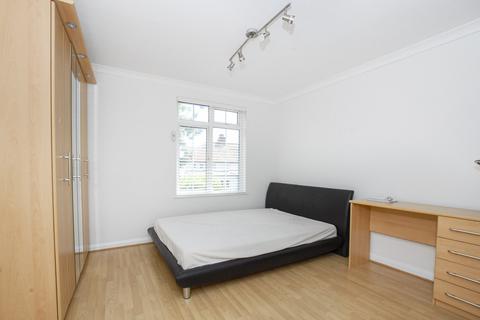 2 bedroom end of terrace house to rent, Whitehall Road, Uxbridge UB8