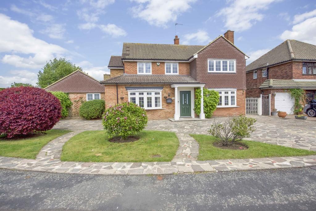 Chichester Avenue, Ruislip HA4 4 bed detached house £3,800 pcm (£877 pw)