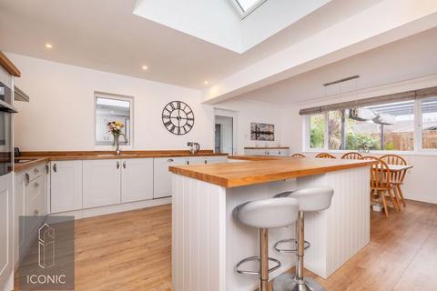 23 Meadow Way, Norwich, NR6 5NN