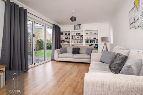 23 Meadow Way, Norwich, NR6 5NN