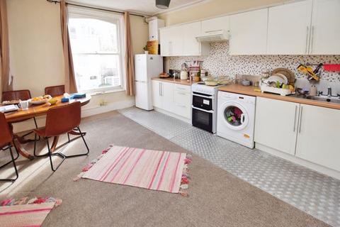 2 bedroom flat for sale, St Leonards, Exeter