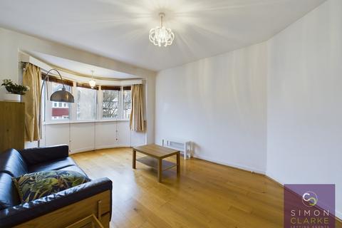 2 bedroom apartment to rent - Highcroft Gardens NW11