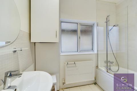 2 bedroom apartment to rent - Highcroft Gardens NW11