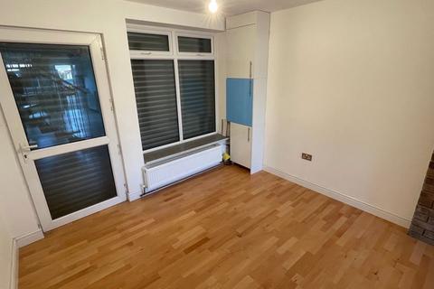 2 bedroom terraced house to rent, High Street, Stanton Hill, Notts, NG17 3GA