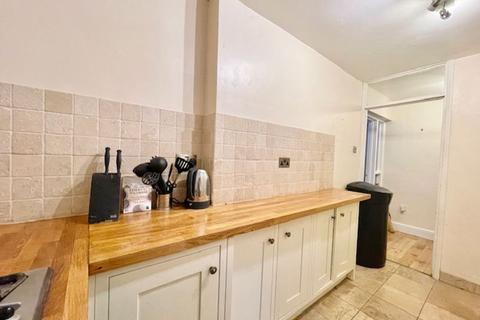 3 bedroom apartment to rent, Alexandra Park Road, N22