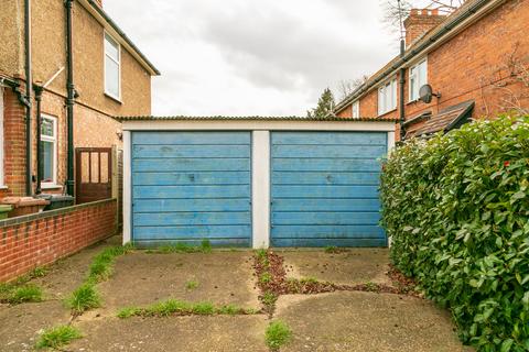 Garage to rent, Garages in Stocton Road, Guildford