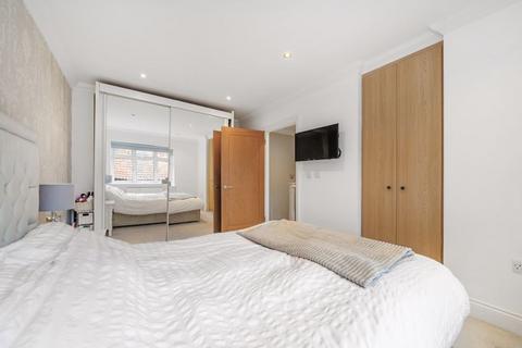 2 Alma Barn Mews, Orpington, BR6 7FE