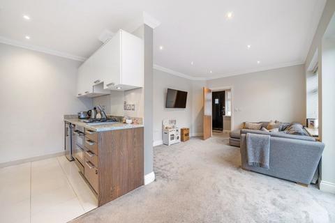 2 Alma Barn Mews, Orpington, BR6 7FE