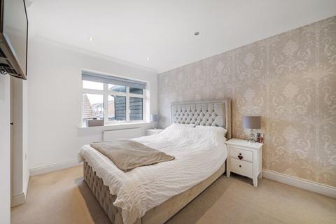 2 Alma Barn Mews, Orpington, BR6 7FE