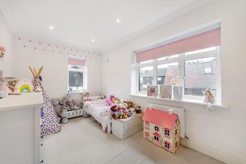 2 Alma Barn Mews, Orpington, BR6 7FE