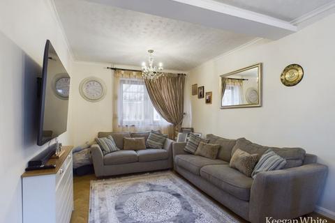 2 bedroom semi-detached house for sale, Exceptional Price, Unexpectadly Reavailble - Call Now, Will Be Sold Within a Week
