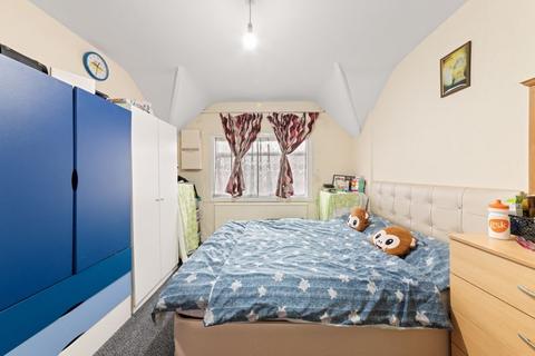 3 bedroom semi-detached house for sale, Dorset Waye, Hounslow