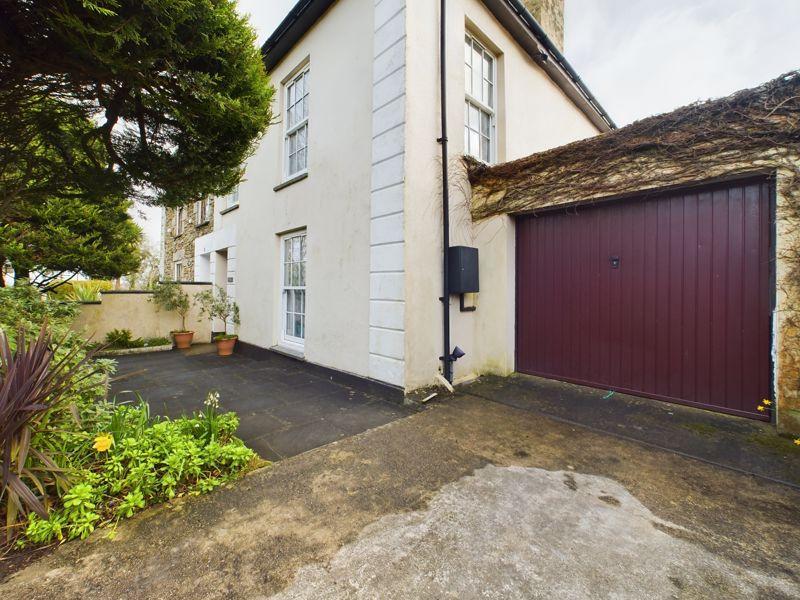 Feature window