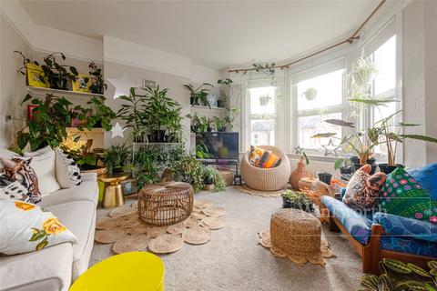 92a Bathurst Gardens, London, NW10 5HY