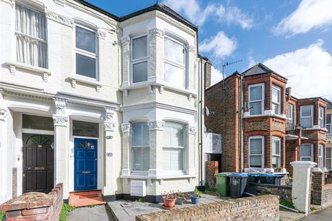 92a Bathurst Gardens, London, NW10 5HY