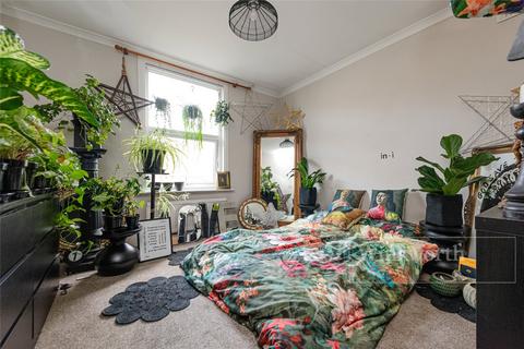 92a Bathurst Gardens, London, NW10 5HY