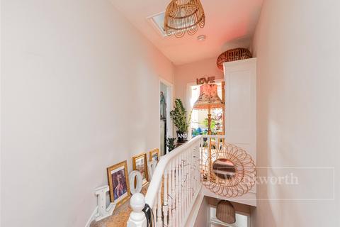 92a Bathurst Gardens, London, NW10 5HY