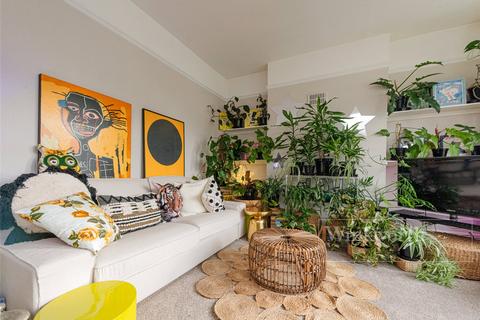 92a Bathurst Gardens, London, NW10 5HY