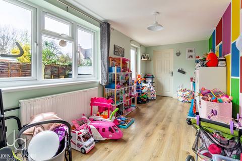 34 Glebe Road, Tiptree, Colchester, CO5 0TD