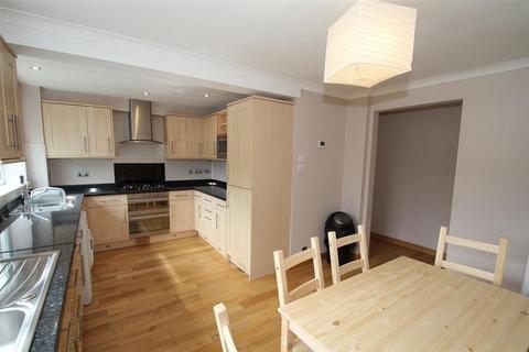 1 bedroom in a house share to rent, Kimbers Lane, Farnham