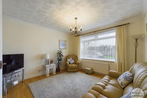 2 bedroom semi-detached bungalow for sale - Park Drive, Stockton-On-Tees TS19