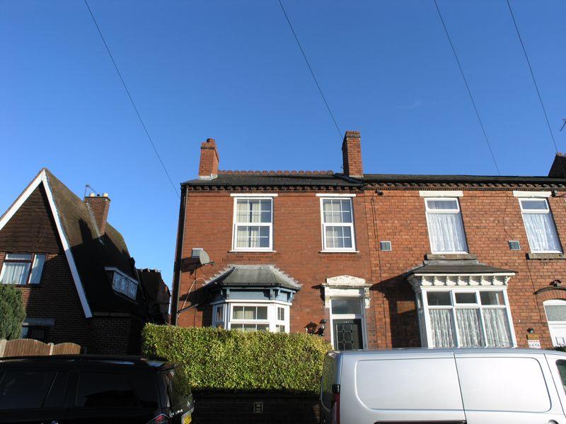 Ashes Road, Oldbury B69 4 bed end of terrace house £1,175 pcm (£271 pw)