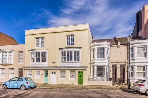 3 bedroom townhouse for sale - Broad Street, Old Portsmouth
