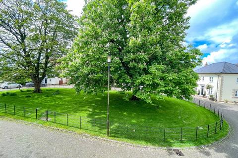 12 Chestnut Parade, Shepton Mallet, BA4 4DW