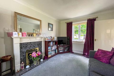 12 Chestnut Parade, Shepton Mallet, BA4 4DW
